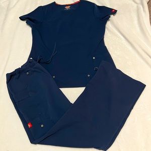 Dickies extreme stretch scrub set.  Navy blue.  Size M